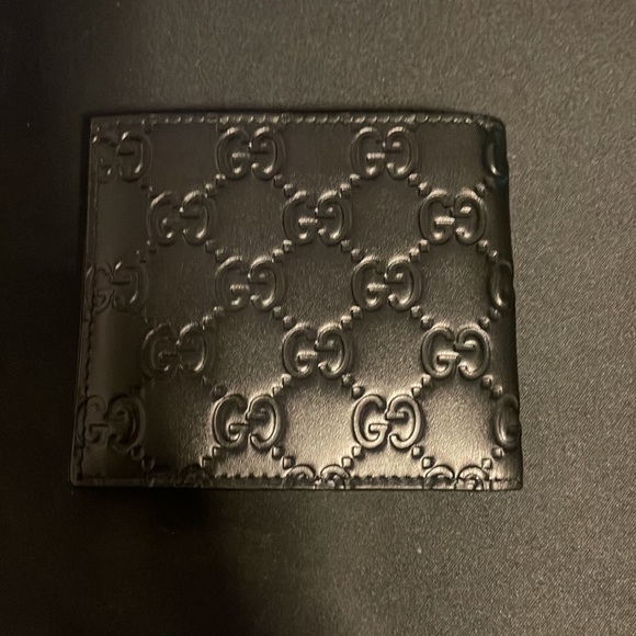 Gucci Signature Wallet - Picture 5 of 9